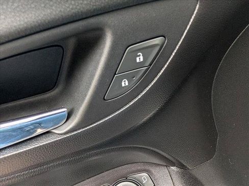 Used 2019 Chevrolet Equinox LT FWD image 29