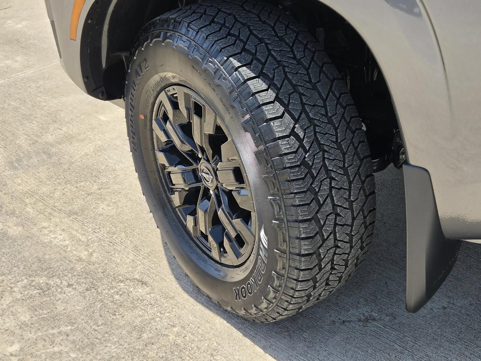 New 2027 Nissan Frontier SV w/ SV Convenience Package RWD image 9