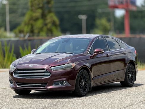 Used 2013 Ford Fusion SE FWD image 6