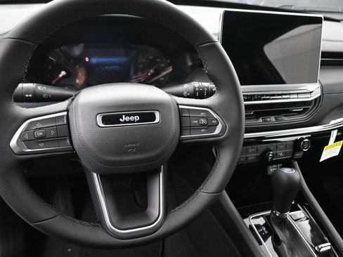 New 2026 Jeep Compass Latitude image 43