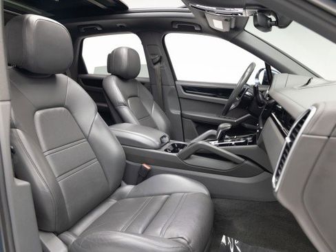 Used 2019 Porsche Cayenne image 4