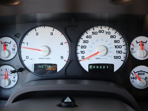 Used 2005 Dodge Ram 2500 Truck SLT image 33