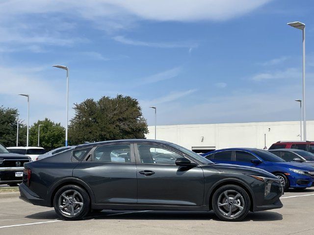 Used 2025 Kia K4 FWD image 3