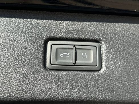 Used 2022 Audi Q7 2.0T Premium image 25