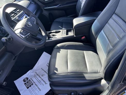 Used 2017 Toyota Camry XLE image 16