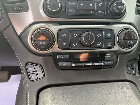 Used 2020 Chevrolet Suburban Premier image 42