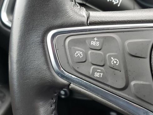 Used 2019 Chevrolet Equinox LT image 11