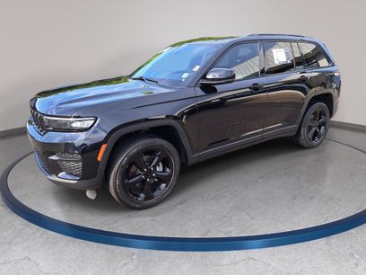 Used 2023 Jeep Grand Cherokee Altitude