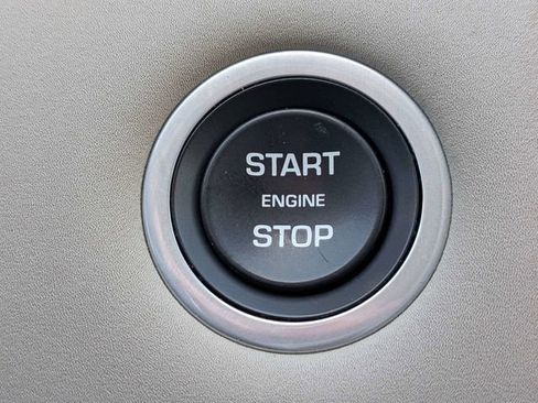 Used 2020 Land Rover Discovery SE AWD/4WD image 29