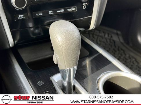 Used 2015 Nissan Pathfinder S image 27