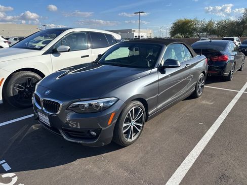 Used 2018 BMW 230i Convertible image 2