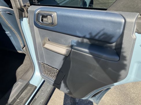 Used 2023 Ford Bronco Outer Banks AWD/4WD image 11