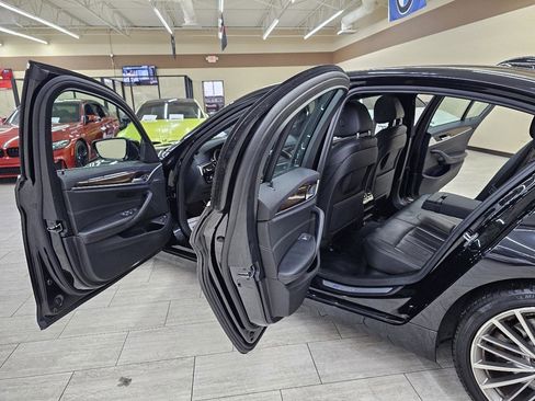 Used 2018 BMW 530e RWD image 17