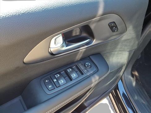 New 2026 Chrysler Pacifica Select image 13