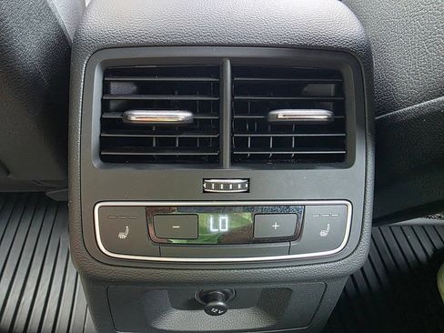 Used 2017 Audi A4 2.0T Prestige w/ Prestige Package AWD/4WD image 38