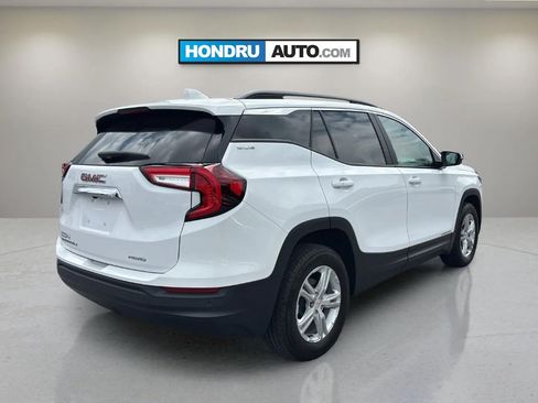 Used 2024 GMC Terrain SLE w/ Driver Convenience Package AWD/4WD image 4