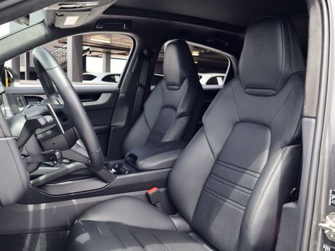 Certified 2026 Porsche Cayenne S AWD/4WD image 5