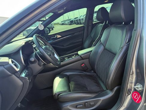Used 2019 Nissan Maxima SR w/ Premium Package FWD image 5