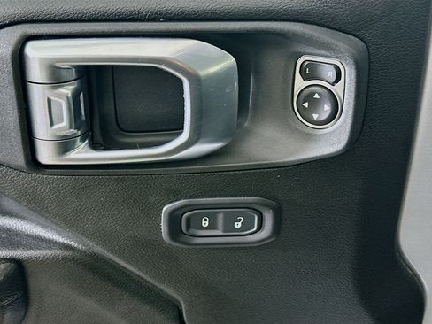 Used 2023 Jeep Wrangler Unlimited Rubicon 4xe w/ Cold Weather Group AWD/4WD image 15