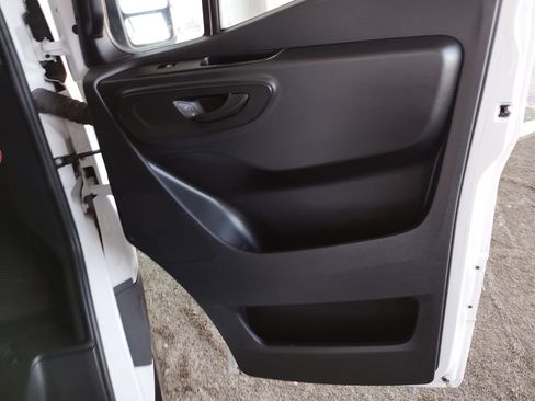 Used 2024 Mercedes-Benz Sprinter 2500 image 10