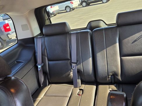 Used 2011 Cadillac Escalade 2WD image 18