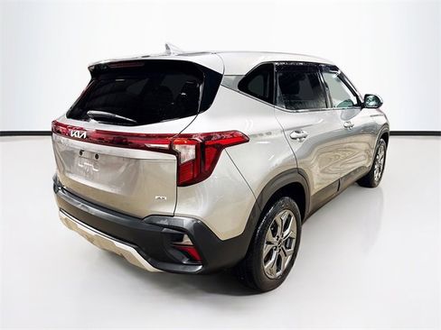 Used 2024 Kia Seltos LX image 7