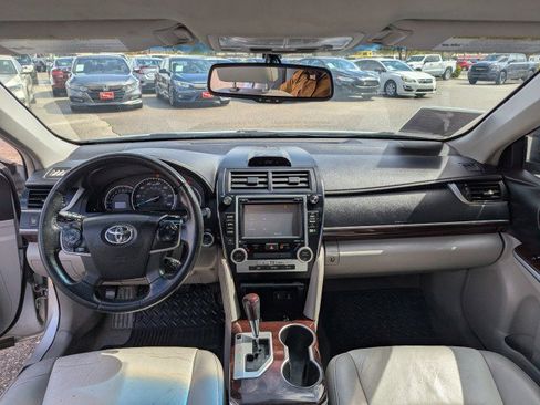 Used 2014 Toyota Camry XLE FWD image 16