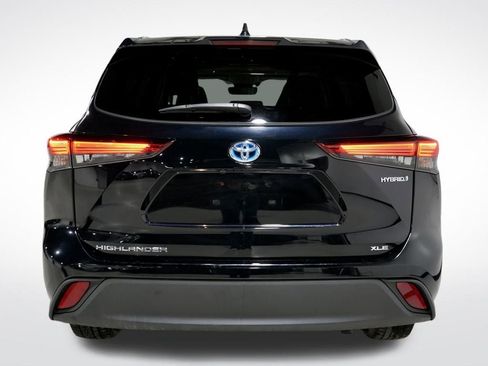 Used 2021 Toyota Highlander XLE image 8