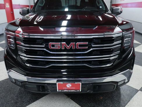 Used 2023 GMC Sierra 1500 SLT w/ SLT Convenience Package RWD image 4