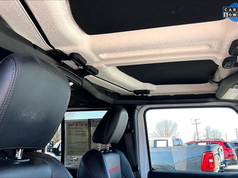 Used 2024 Jeep Gladiator Rubicon w/ Convenience Group image 19