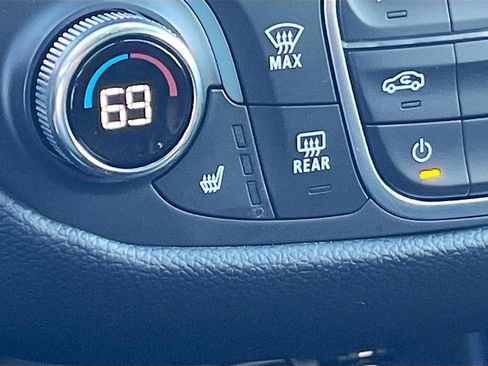 Used 2024 Chevrolet Equinox RS image 19