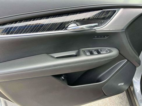 Used 2023 Cadillac XT6 Premium Luxury FWD image 13