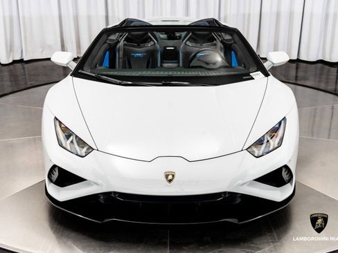 Used 2022 Lamborghini Huracan EVO image 5