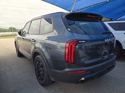 Used 2022 Kia Telluride EX w/ EX Premium Package AWD/4WD image 3