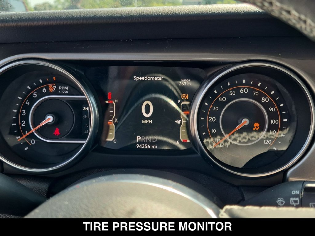 Used 2018 Jeep Wrangler Unlimited Sahara AWD/4WD image 20