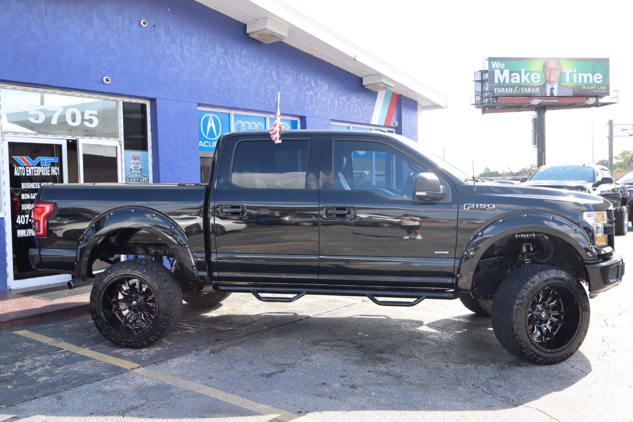 Used 2017 Ford F150 XLT w/ Equipment Group 302A Luxury AWD/4WD image 4