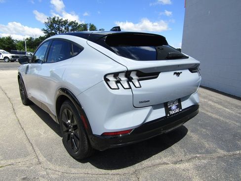 Used 2025 Ford Mustang Mach-E Premium w/ Sport Appearance Package AWD/4WD image 4