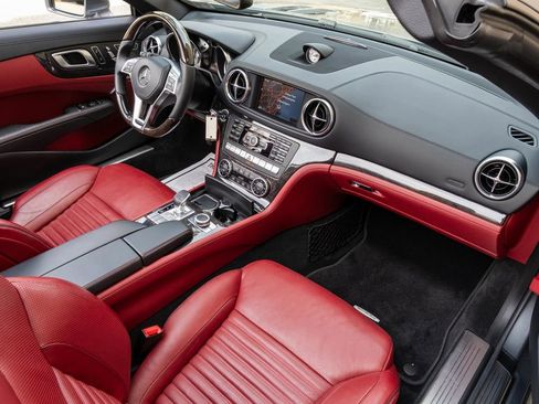 Used 2013 Mercedes-Benz SL 550 w/ Premium Pkg image 26