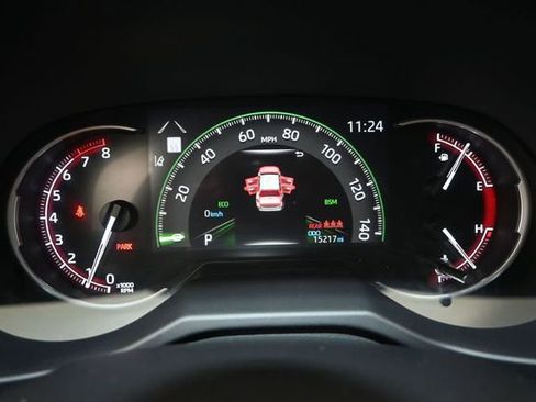 Used 2024 Toyota RAV4 XLE FWD image 8