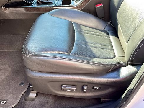 Used 2014 Kia Sorento SX w/ 3rd Row Package image 9