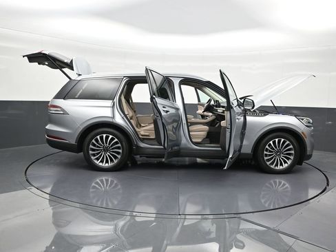 Used 2023 Lincoln Aviator Reserve image 34