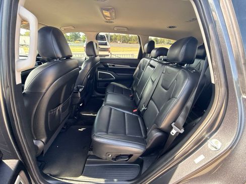 Used 2020 Kia Telluride LX FWD image 18