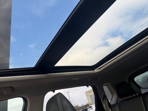 Used 2021 Nissan Rogue Platinum image 32