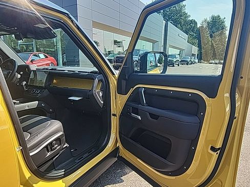 New 2026 Land Rover Defender 110 AWD/4WD image 19