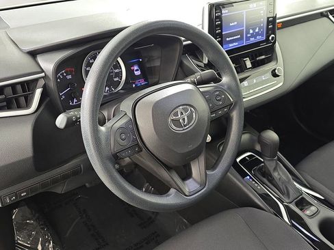 Used 2021 Toyota Corolla LE image 18