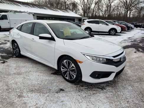 Used 2017 Honda Civic EX-T image 2