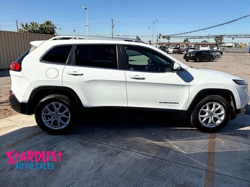 Used 2015 Jeep Cherokee Latitude w/ Comfort/Convenience Group AWD/4WD image 6