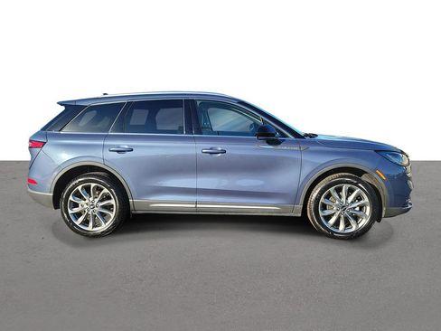 Used 2022 Lincoln Corsair FWD w/ Premium Package image 3