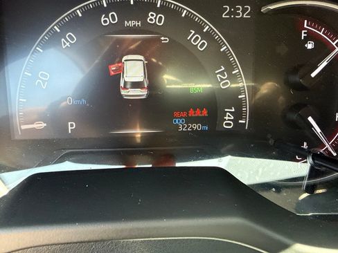 Used 2024 Toyota RAV4 XLE Premium FWD image 23