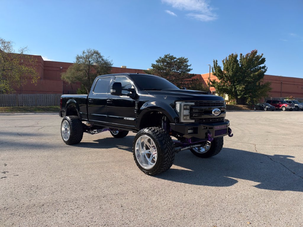 Used 2017 Ford F250 Lariat w/ Lariat Ultimate Package AWD/4WD image 7